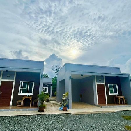 แหลมงอบเฮาส์ Laemngob House Villa Luaran gambar